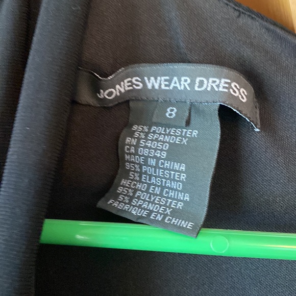 Sleeveless black ruched dress - Picture 3 of 6